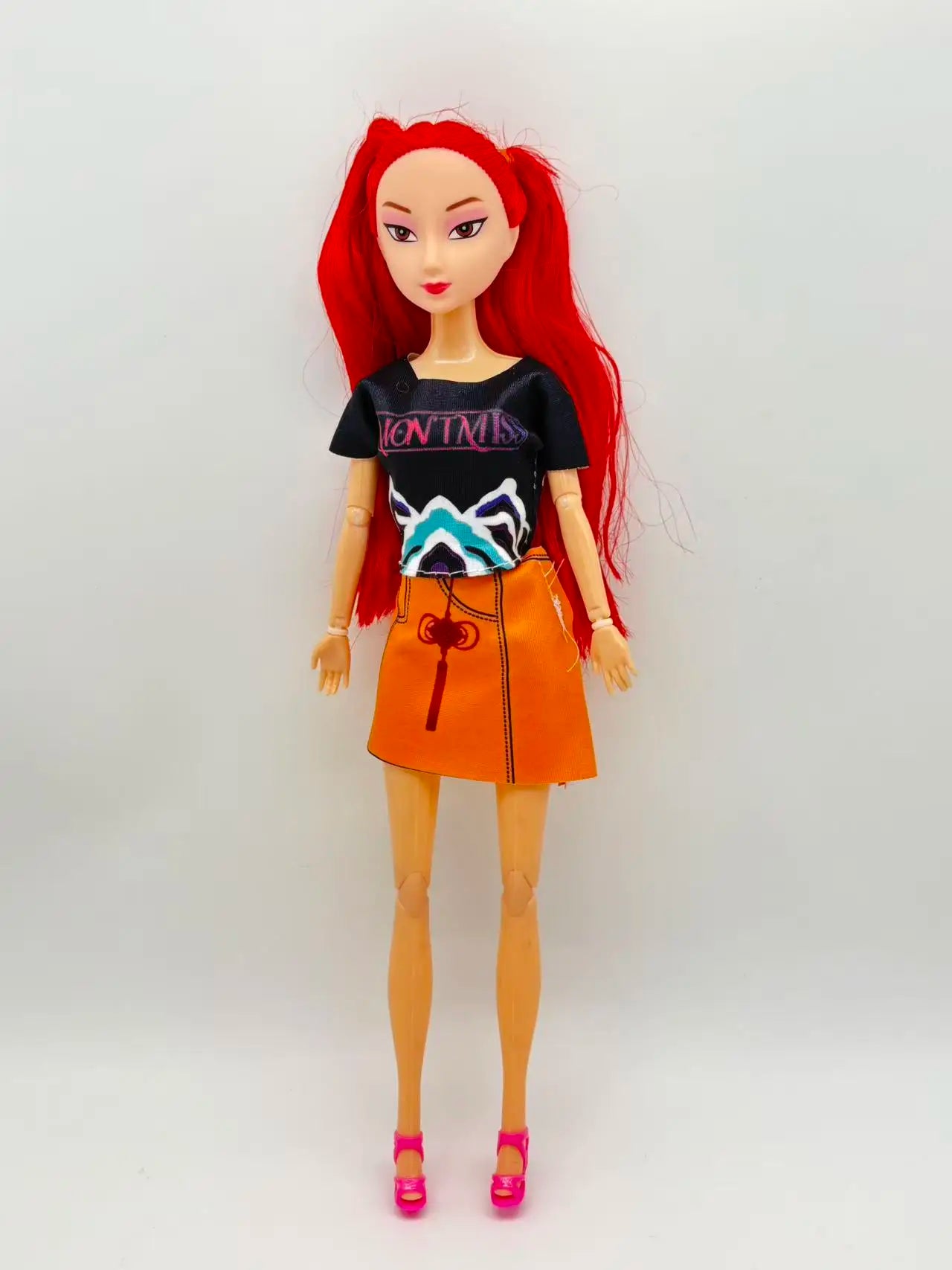 2026 New Model Girls' Gift Toy Princess Figurine Doll with Long Hair, Interchangeable Clothes, and Articulated Joints